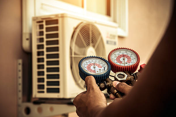 Professional Hvac technician working in Thornton, PA